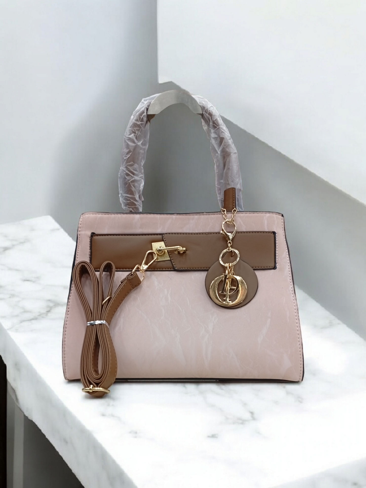 *BEAUTIFUL LADIES IMPORTED HAND BAGS"