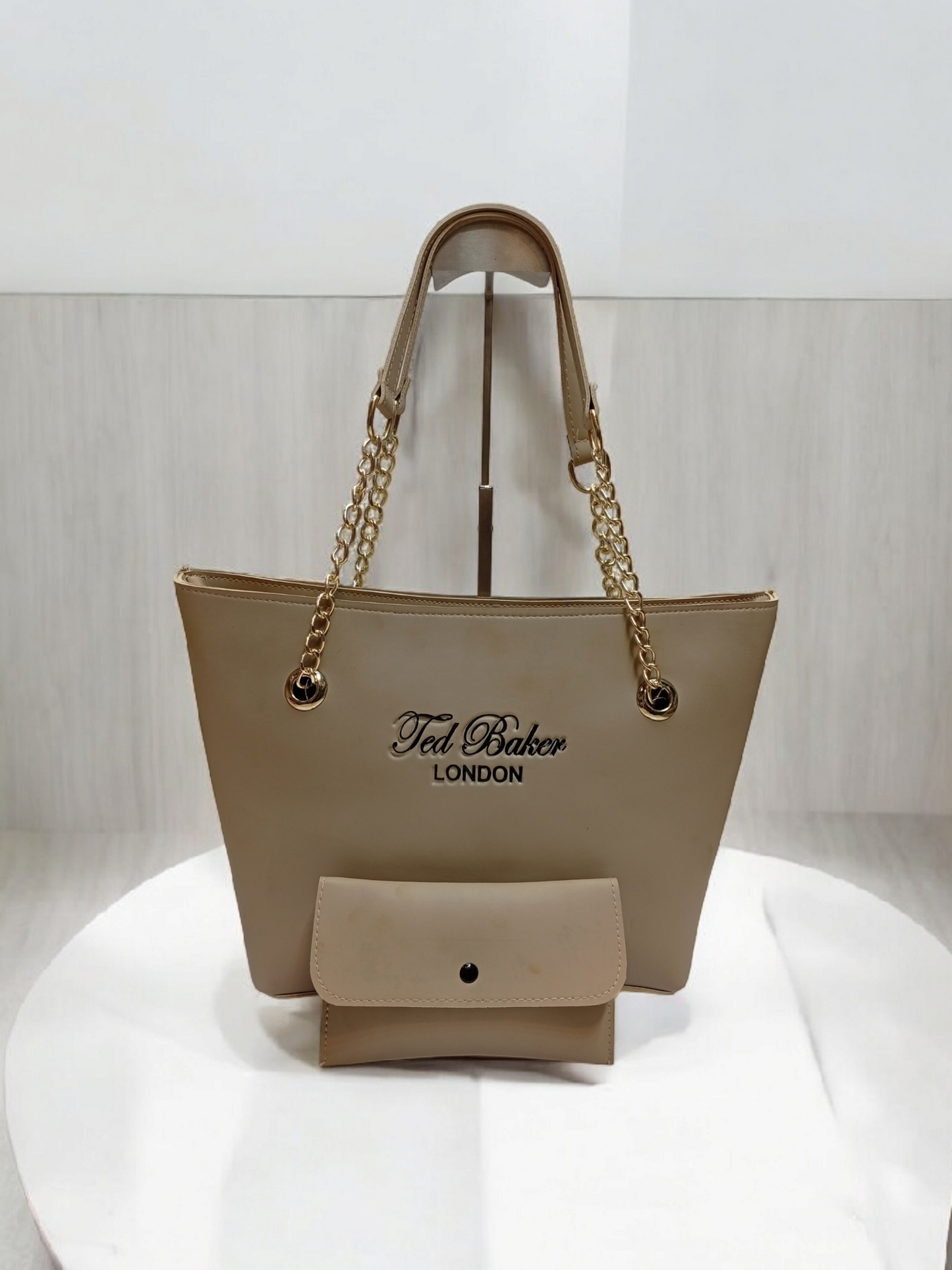 *LONDON TED BAKER BEAUTIFUL LADIES HAND BAGS*